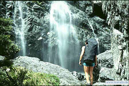 nz bild Am Wasserfall Routheburn Track